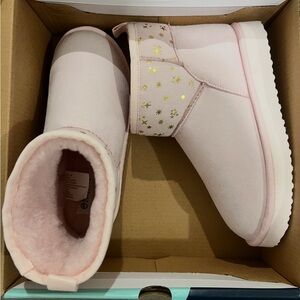 NWT Magellan Outdoors Girls Ankle Boots Size 2 Faux Fur Lined Boot